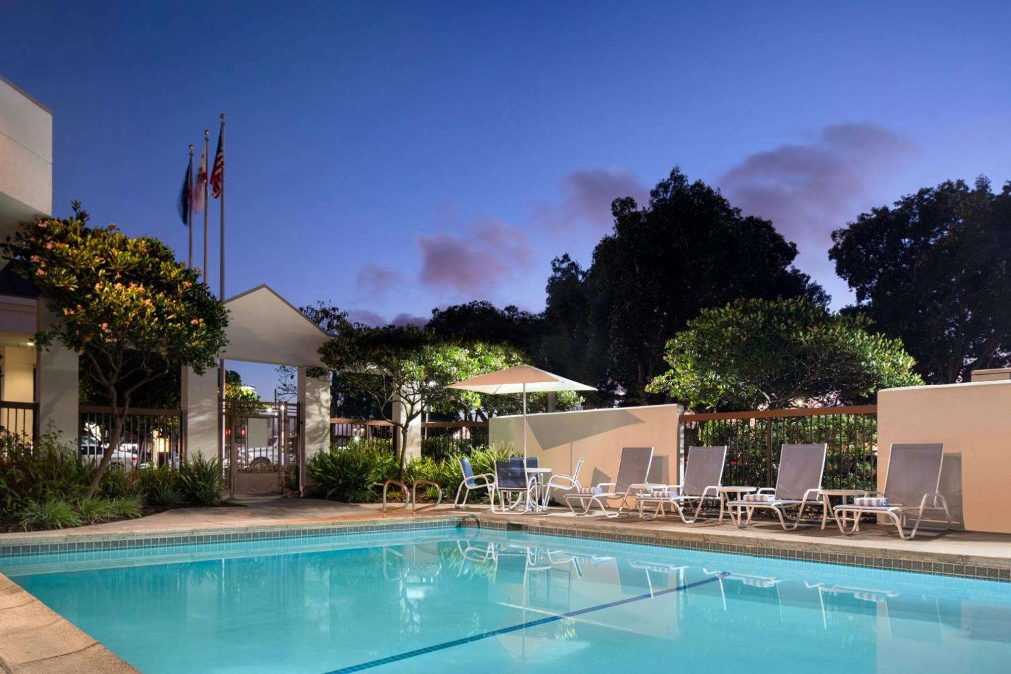 Four Points By Sheraton - San Francisco Bay Bridge Emeryville Bagian luar foto